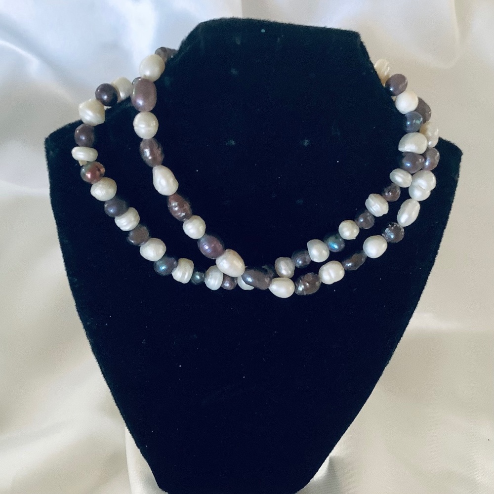 TWO Black n White Freshwater Pearl Stretch Bracelets